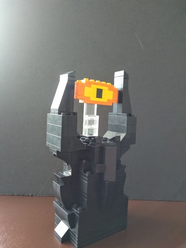 lego model lord of the rings eye of sauron