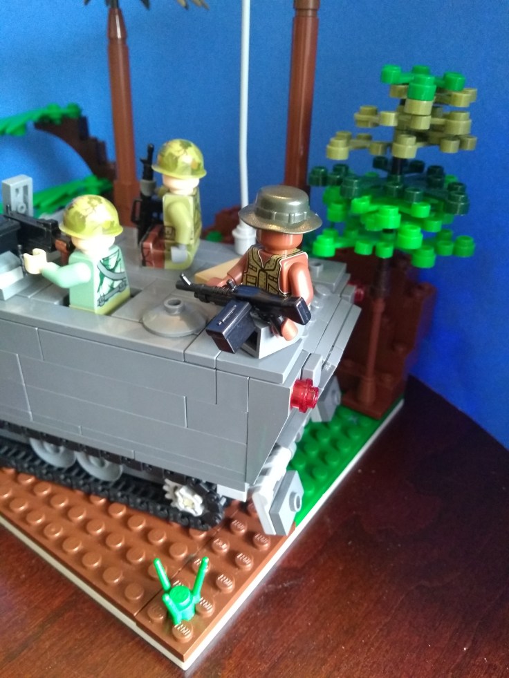 lego m113 armored personnel carrier 
